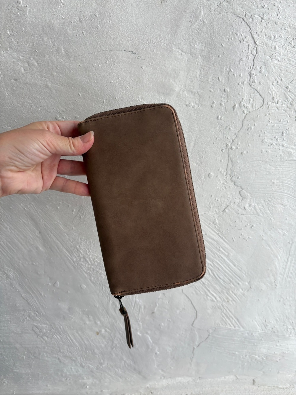 Universal threads wallet